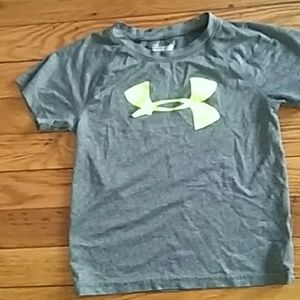 Under Armour sz boys 5 logo damaged.